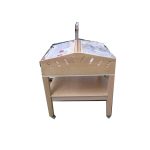 Maizes plaukts maizīšu ekspozīcijas stends Mega-M T H- 124 cm L- 85 cm G- 85 cm N